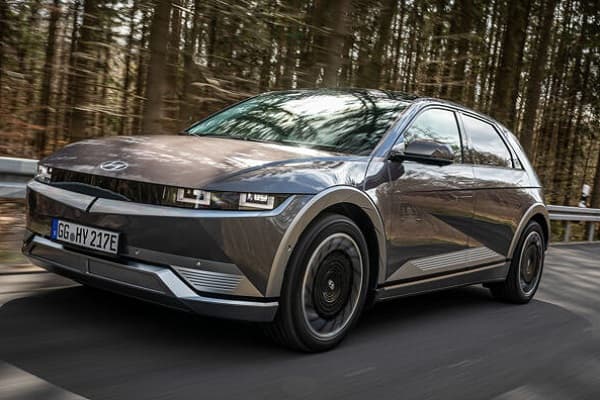 The 5 Best Electric Cars [Classy Selection]