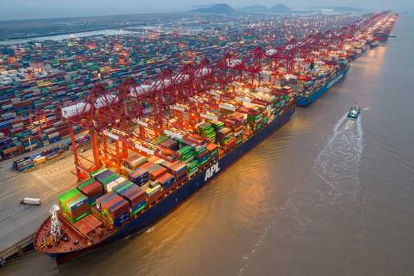 The 10 Largest Ports in the World 2023