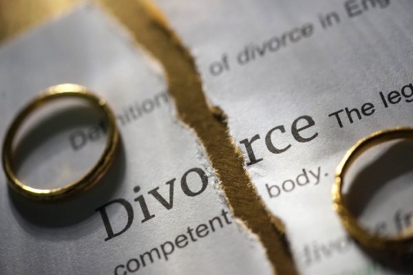 When to Get a Divorce with a Spouse and When to Stick It Out